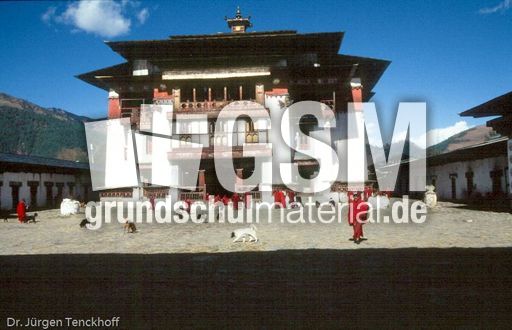 1115_bhutan_1994__Gangtey Gompa in Wangdiphodang.jpg